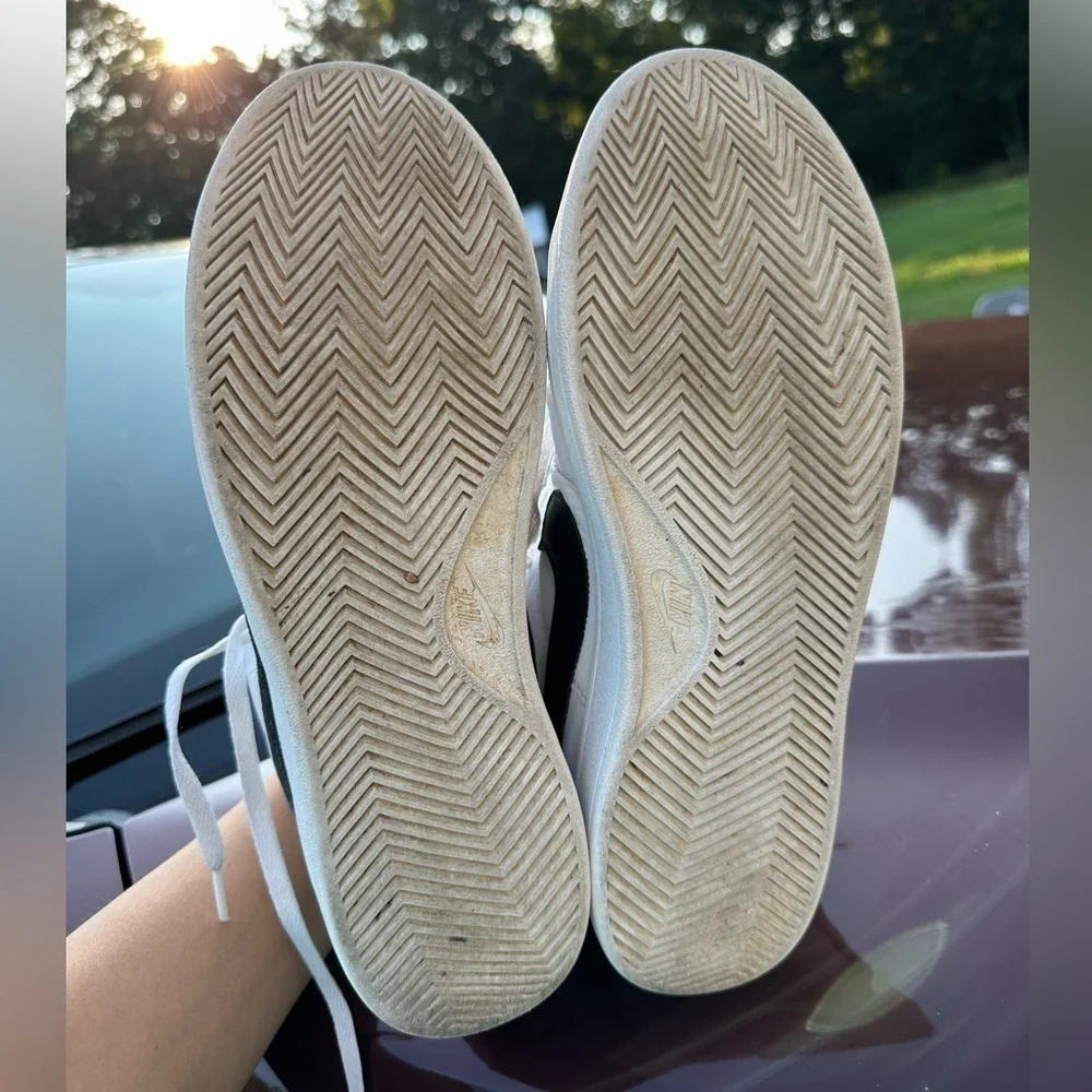 Nike Men's White and Black Sneakers